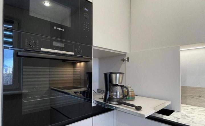 Cuisiniste, Laval